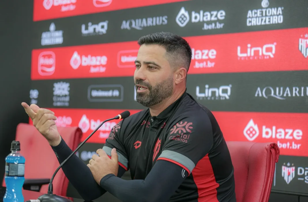Rafael Lacerda - Técnico Atlético Goianiense (Foto - Bruno Corsino)