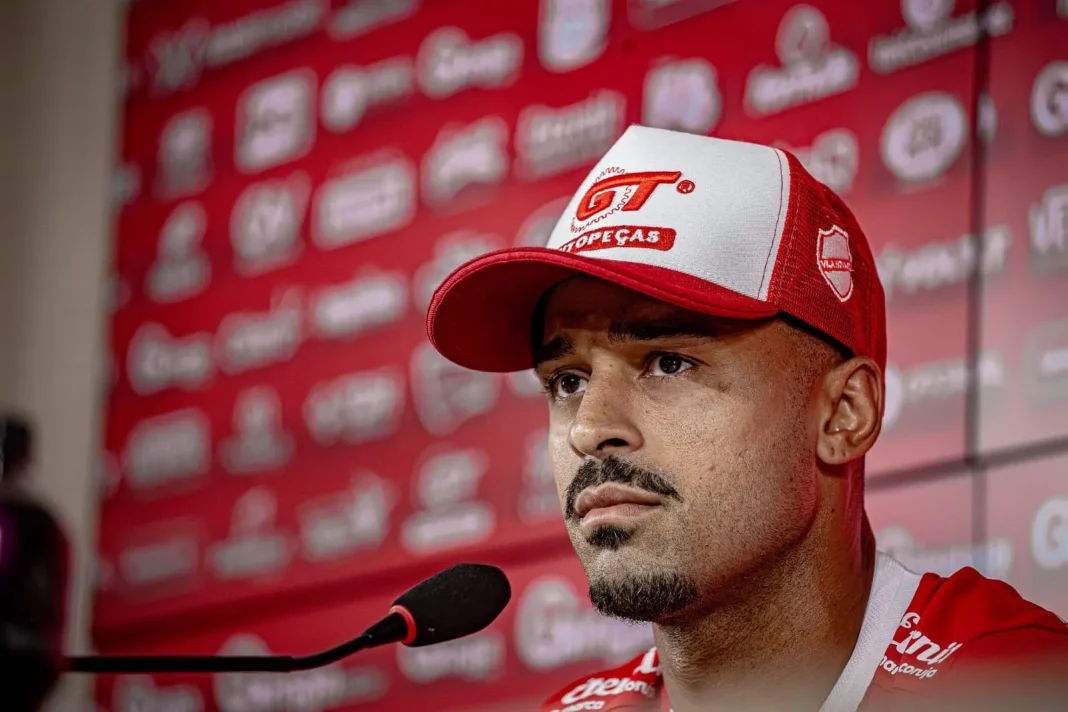 Dellatorre - Vila Nova (Foto - Roberto Correa)