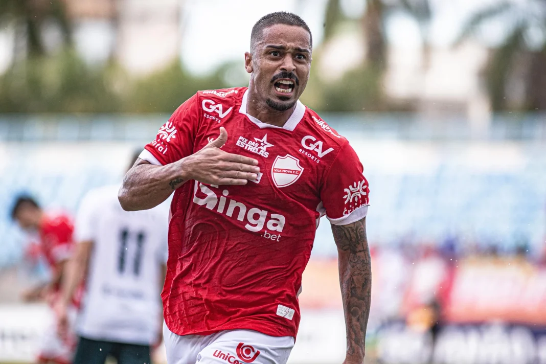 Atacante Dellatorre - Vila Nova (Foto - Roberto Correa)